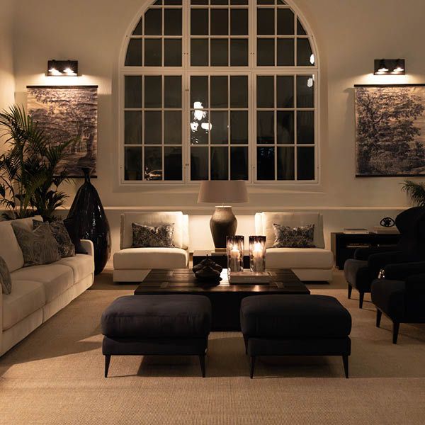 Fiora Svart Bordlampe - Artwood