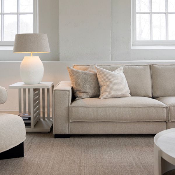 Fiora Hvit Lav Bordlampe - Artwood